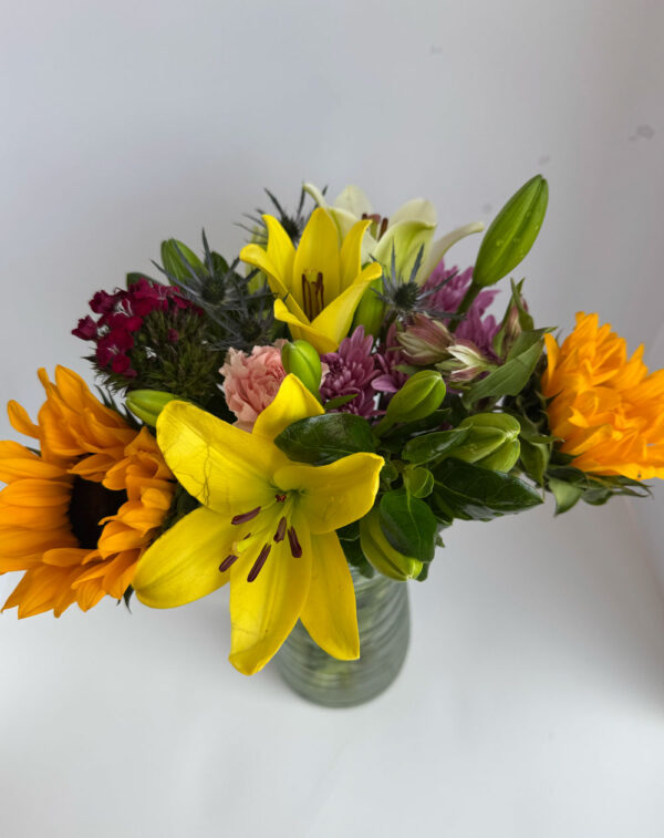 Everyday Bouquet w/vase